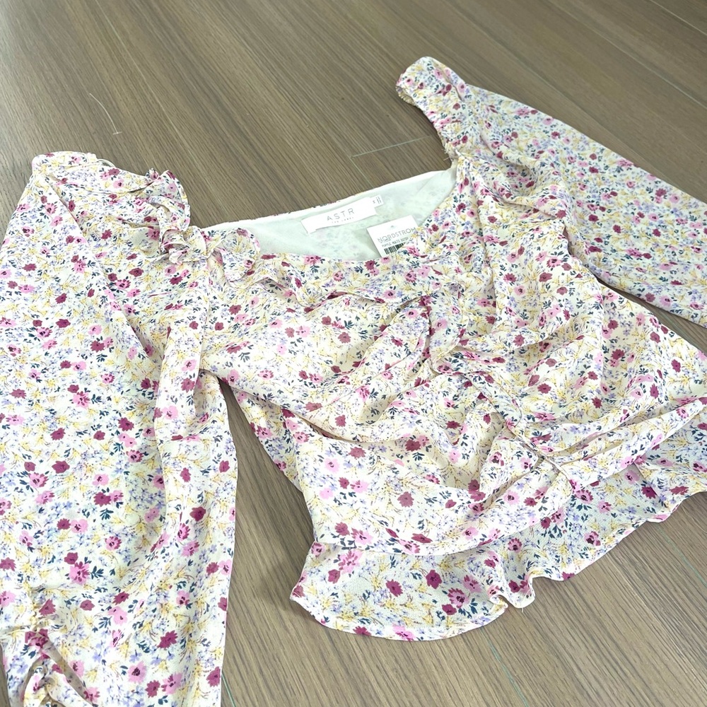 BRAND NEW ASTR Top sz M